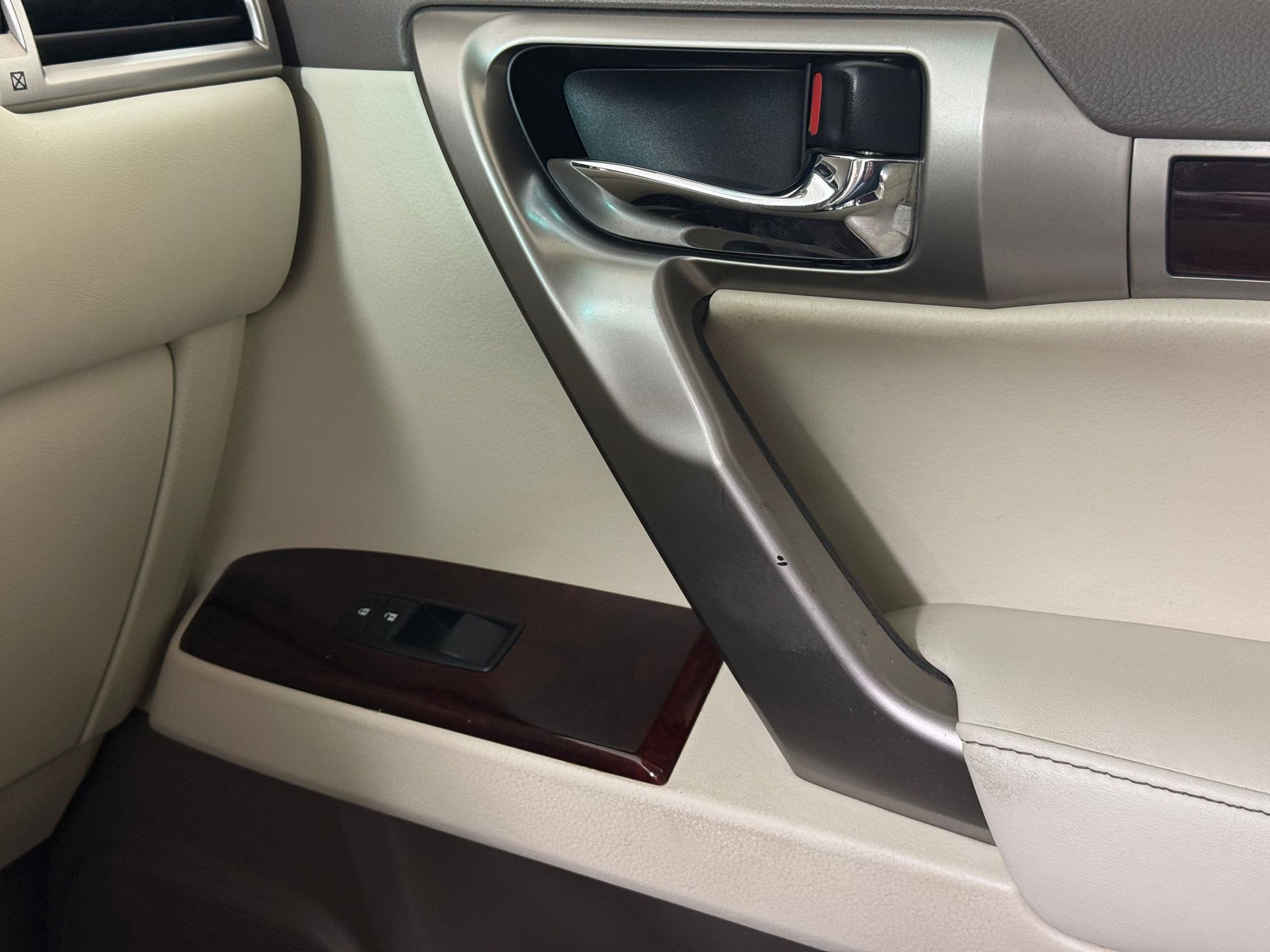 Used 2017 Lexus GX 460 image 16