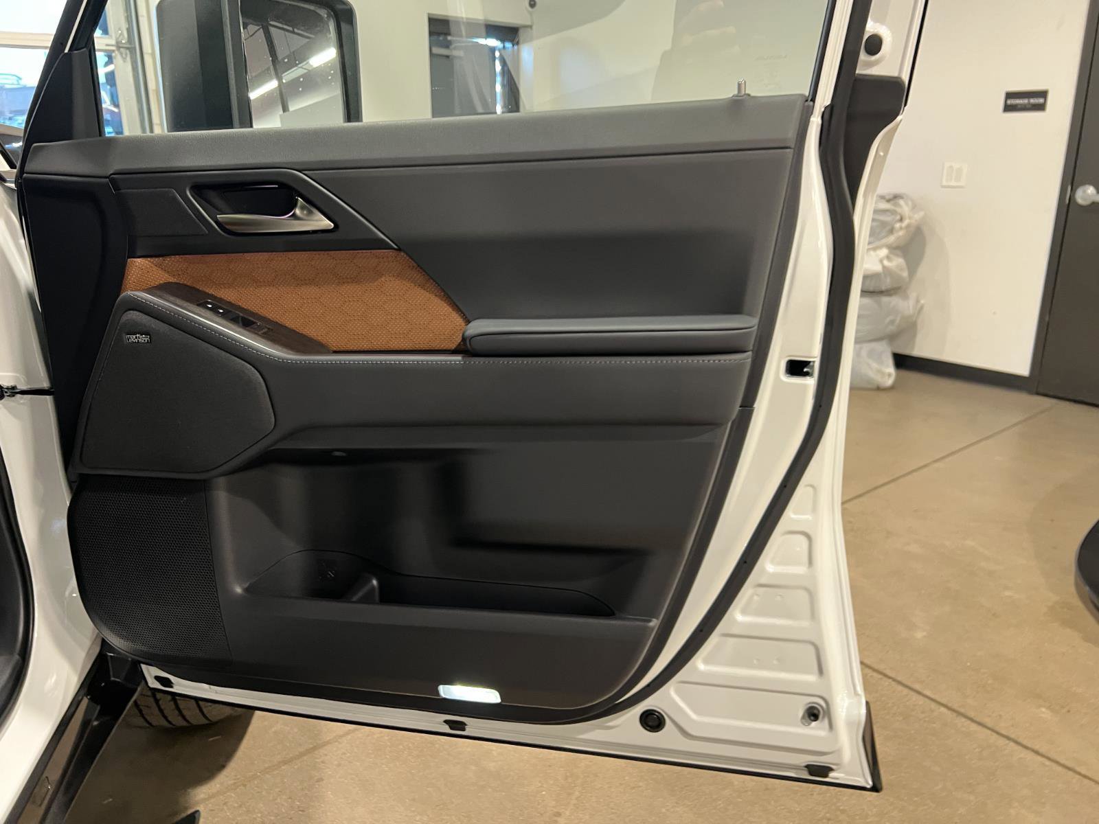 Used 2026 Lexus GX 550 w/ Cold Area Package image 48