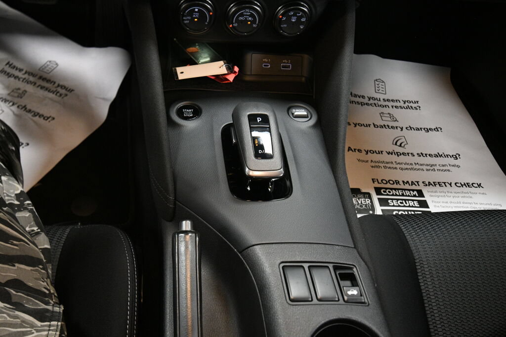 Used 2025 Nissan Z Sport w/ Floor Mat Package RWD image 17