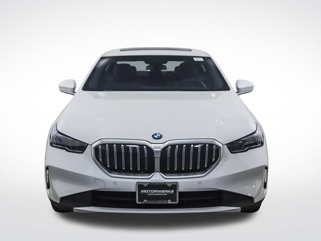 Used 2026 BMW 530i xDrive AWD/4WD image 8