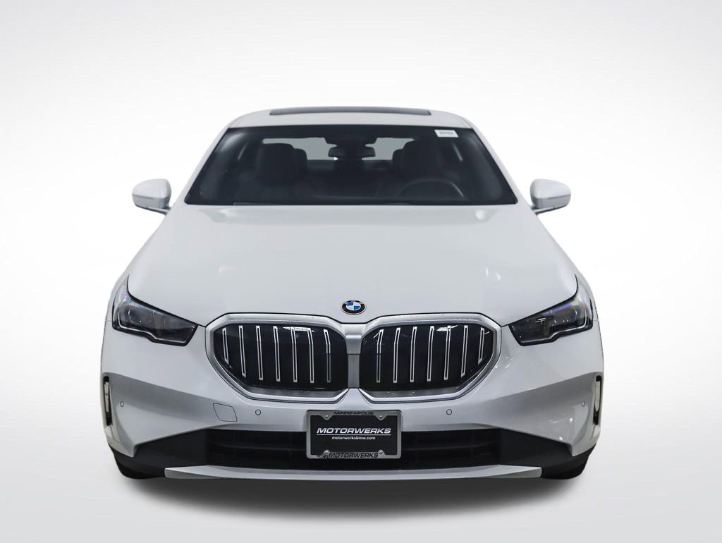 Used 2026 BMW 530i xDrive AWD/4WD image 8