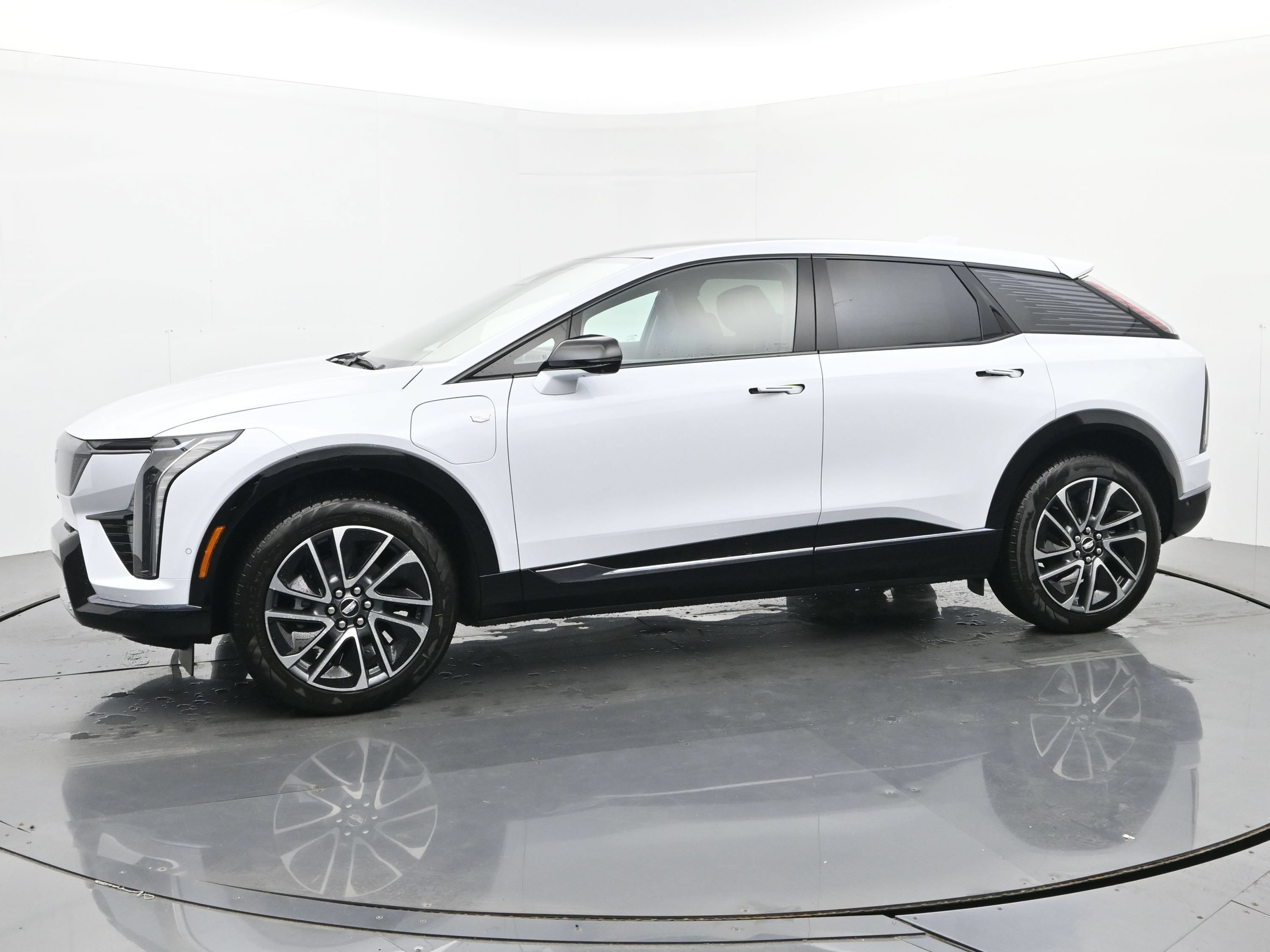New 2026 Cadillac Optiq Sport 2 AWD/4WD image 2