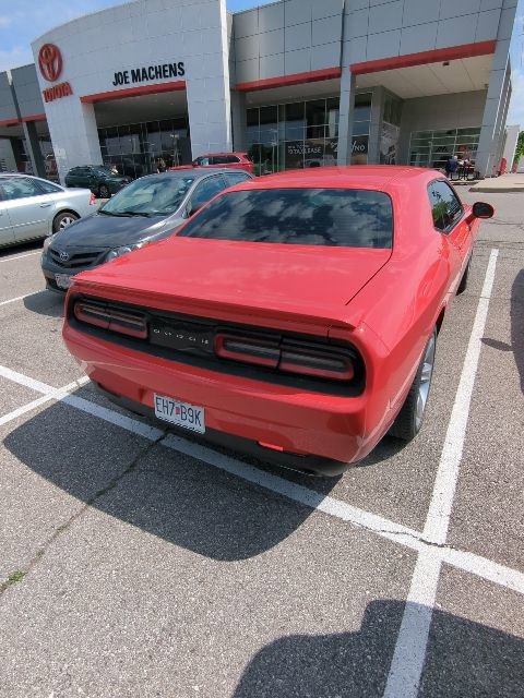 Used 2016 Dodge Challenger R/T RWD image 8