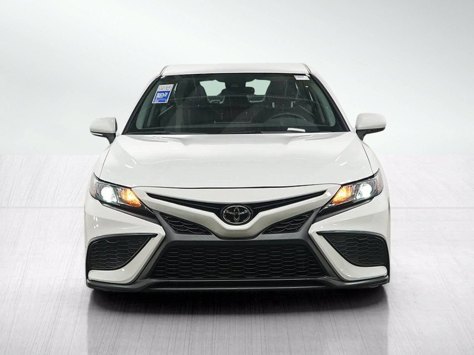 Used 2023 Toyota Camry SE FWD image 8