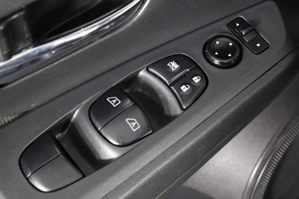 Used 2024 Nissan Kicks SV image 22