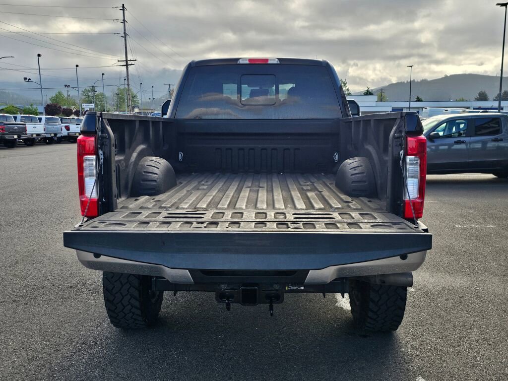 Used 2017 Ford F350 Lariat w/ Chrome Package AWD/4WD image 9