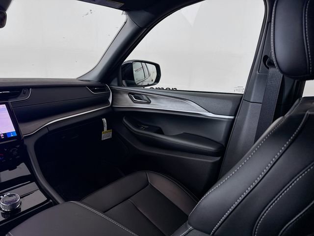 New 2025 Jeep Grand Cherokee Limited w/ Black Appearance Package image 23