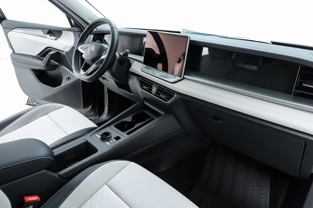 New 2026 Volkswagen Tiguan SE image 71