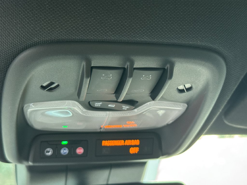 Used 2024 Chevrolet Colorado ZR2 w/ ZR2 Convenience Package III AWD/4WD image 19