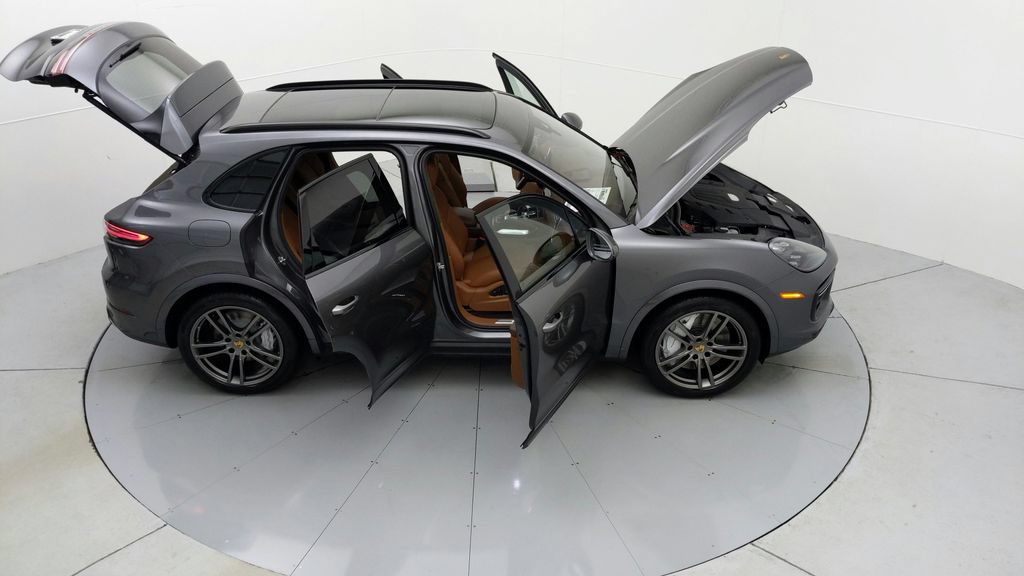 Certified 2023 Porsche Cayenne Turbo AWD/4WD image 25