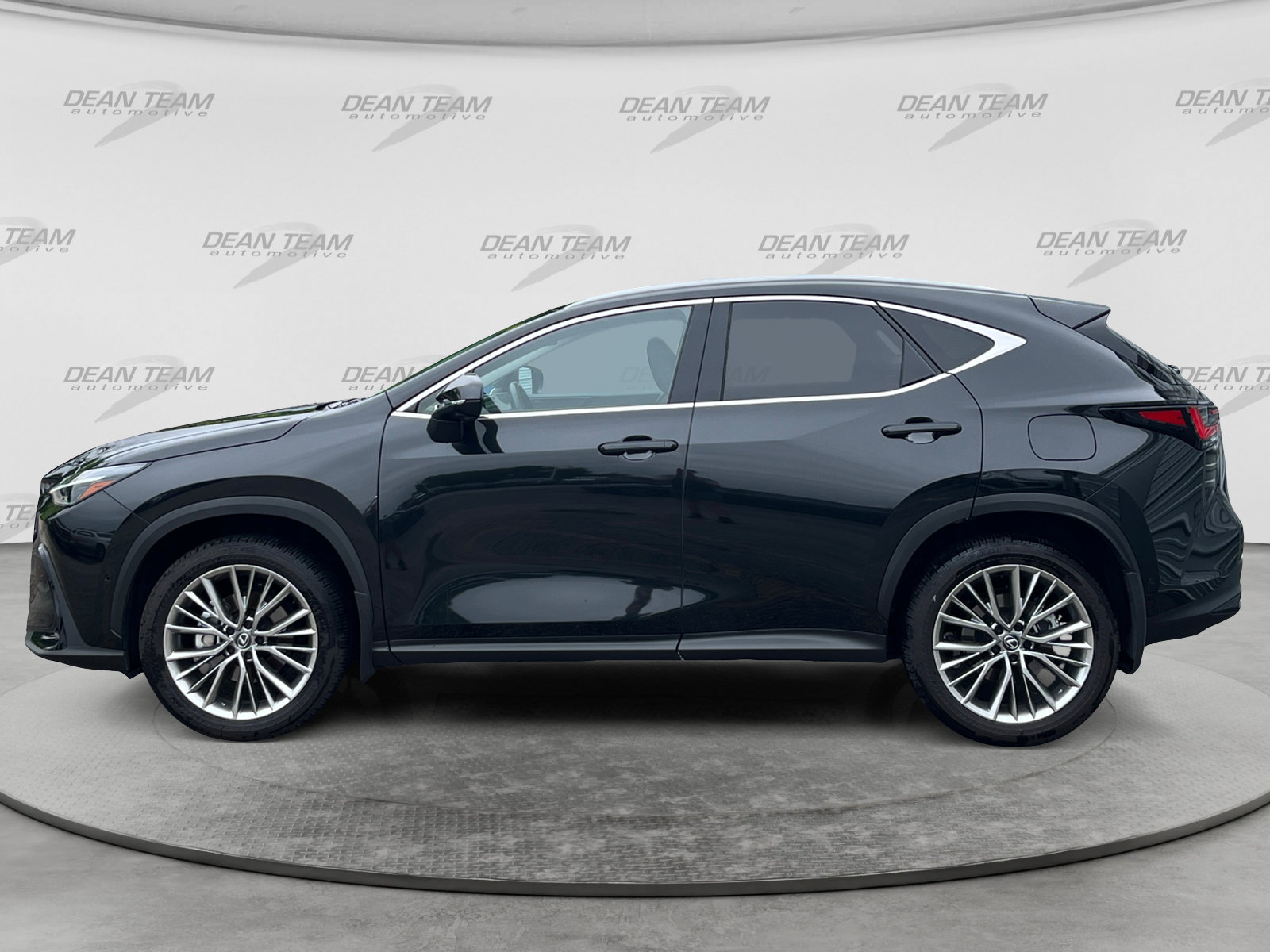 Used 2025 Lexus NX 350h AWD w/ Luxury Package image 4