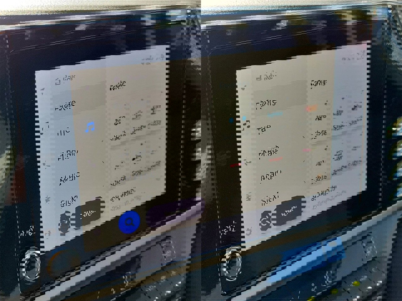 Used 2025 Toyota Camry LE image 24