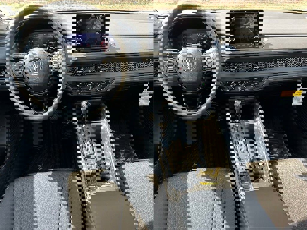 New 2025 Honda Accord SE image 4