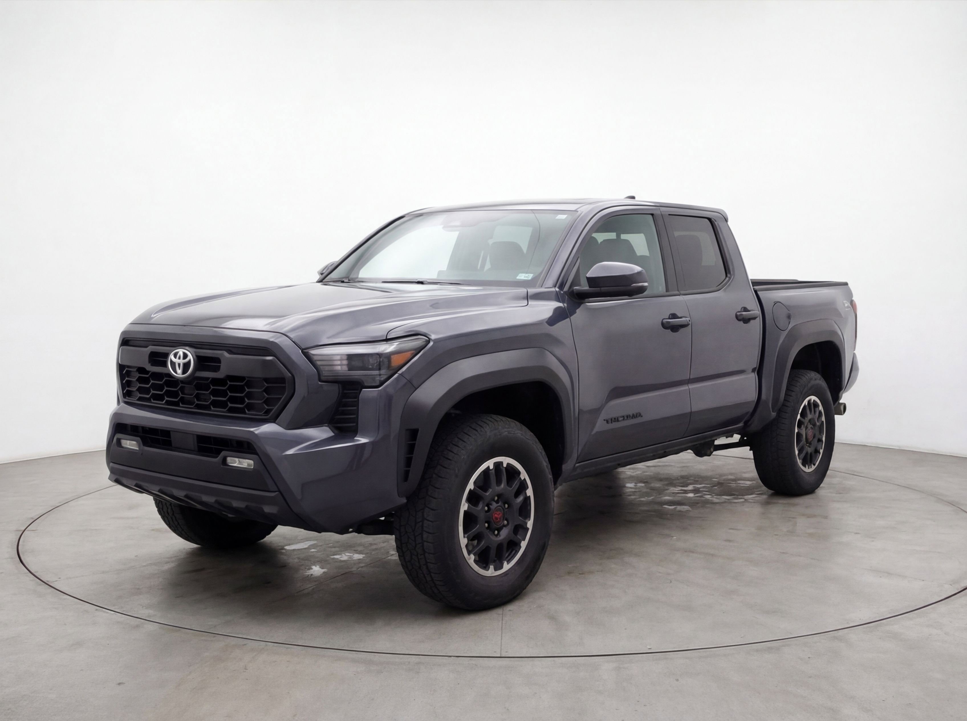 Used 2025 Toyota Tacoma TRD Off-Road image 3