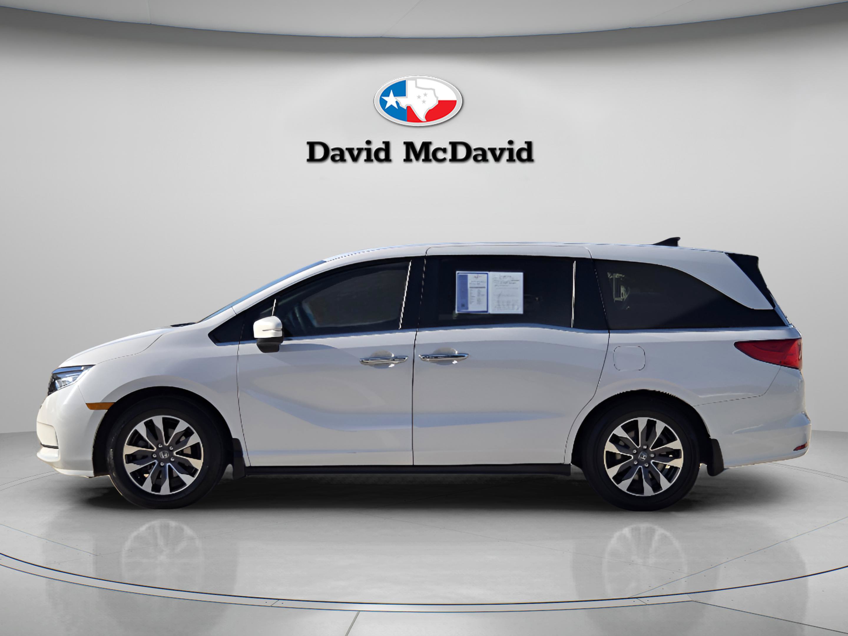 Certified 2024 Honda Odyssey EX-L image 2