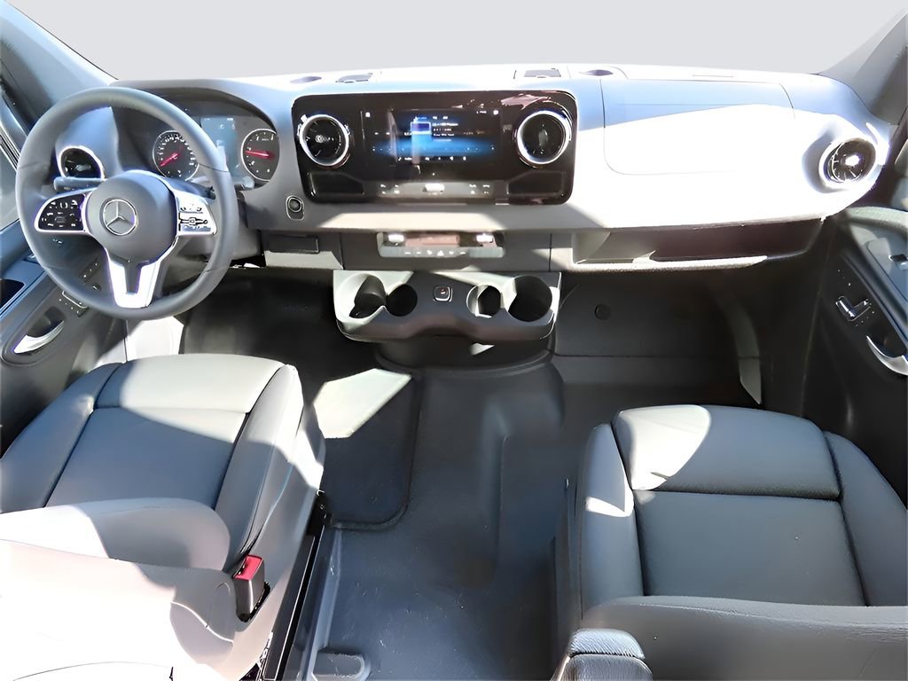 Used 2024 Mercedes-Benz Sprinter 2500 image 26