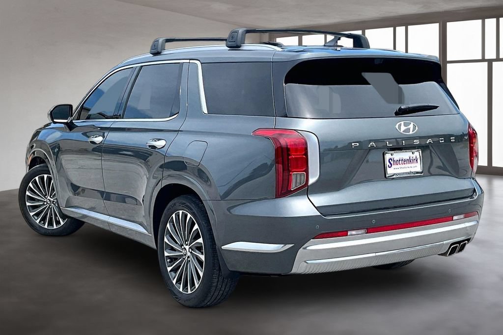 Used 2024 Hyundai Palisade Calligraphy FWD image 4