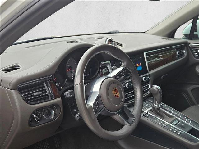 Used 2020 Porsche Macan S image 10