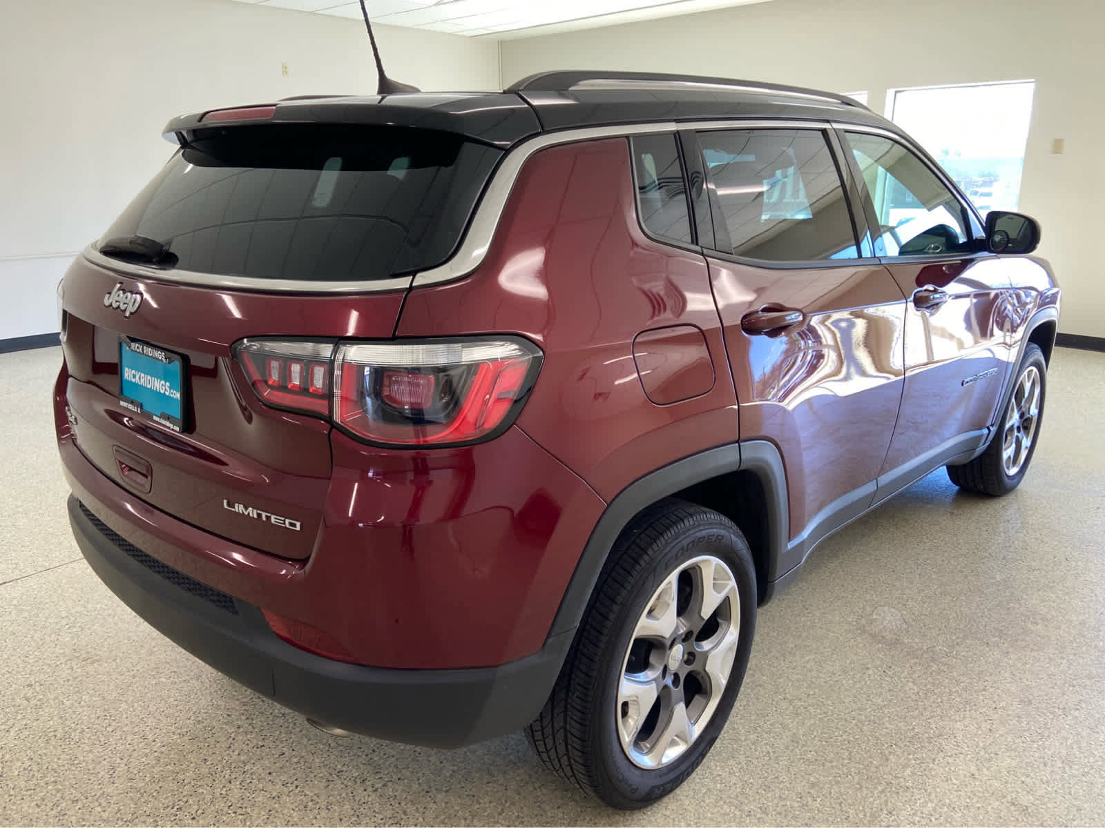 Used 2020 Jeep Compass Limited image 7