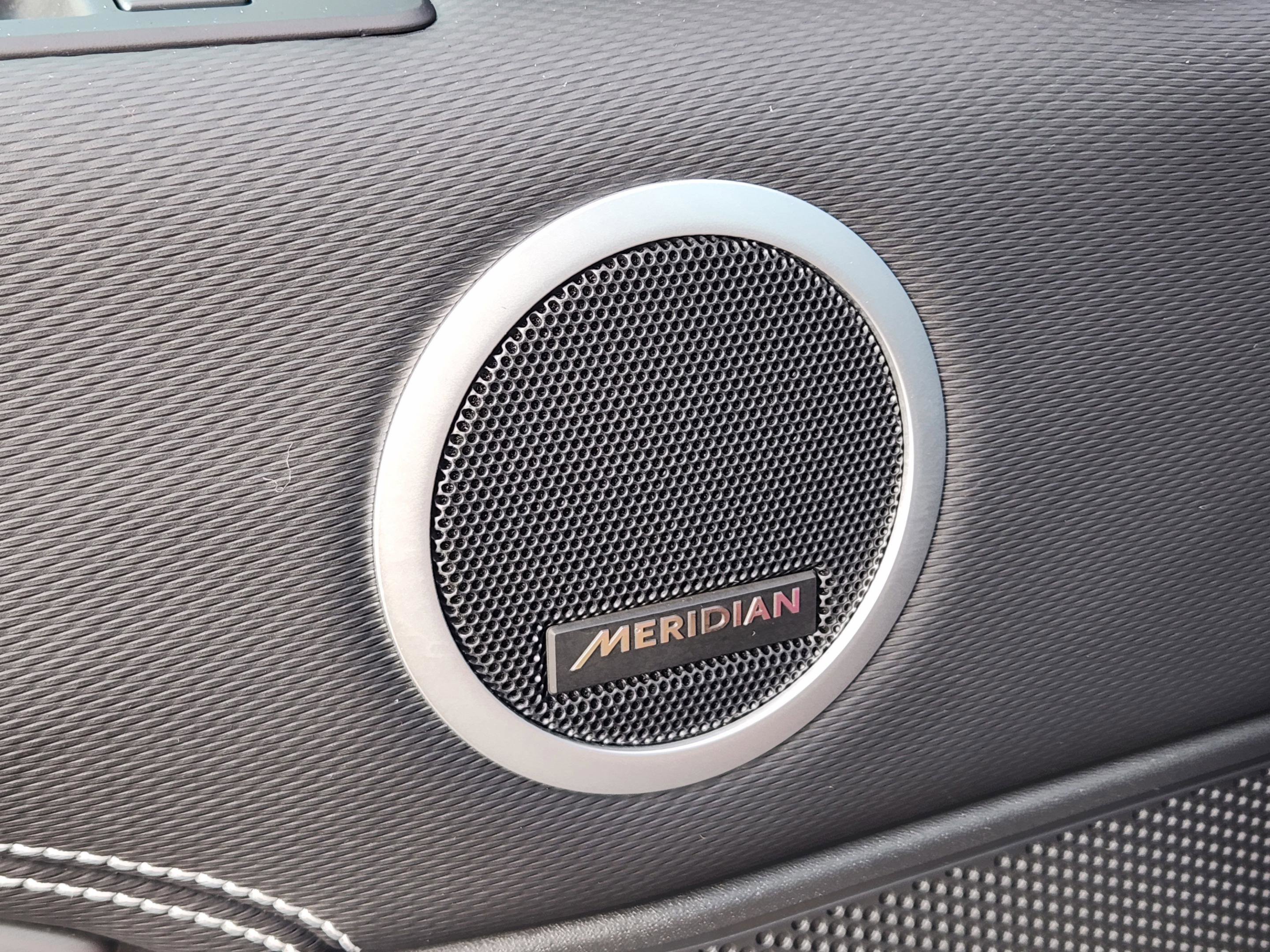 Certified 2024 Land Rover Discovery Dynamic SE image 21