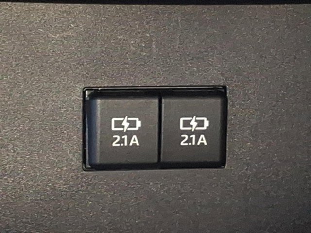 Used 2020 Toyota Highlander XLE image 11