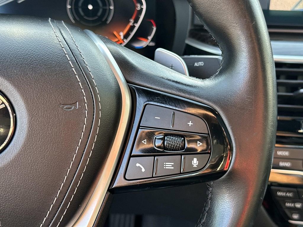 Used 2021 BMW 530i w/ Premium Package image 19