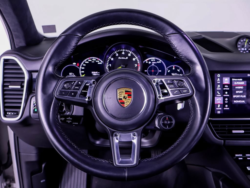 Certified 2020 Porsche Cayenne Turbo S AWD/4WD image 25