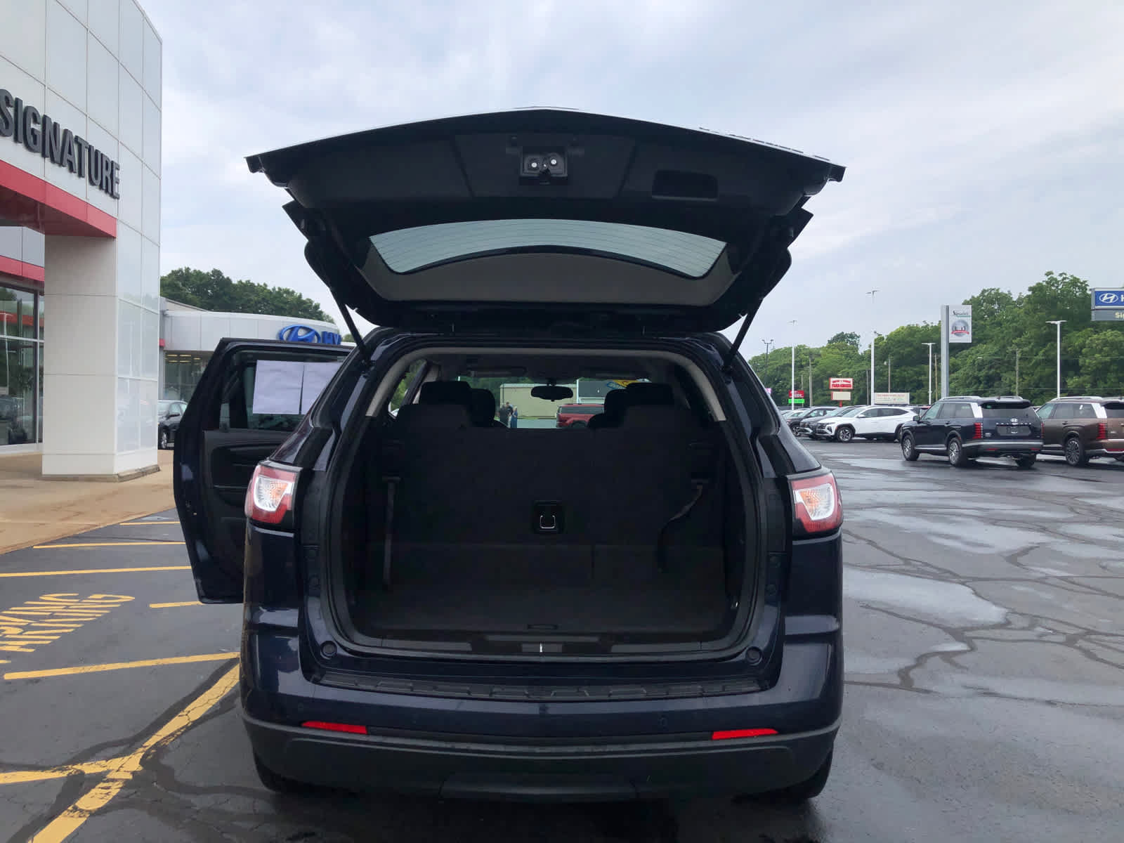 Used 2015 Chevrolet Traverse LT w/ Style and Technology Package FWD image 23