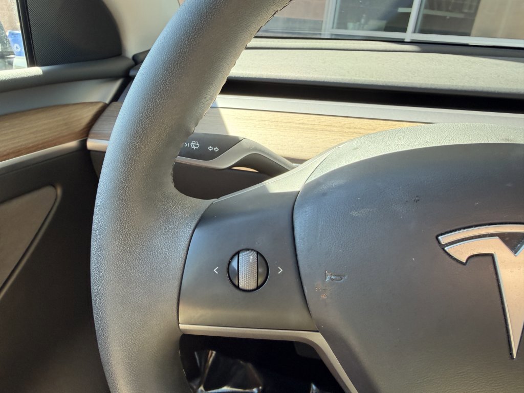 Used 2024 Tesla Model Y Long Range image 29