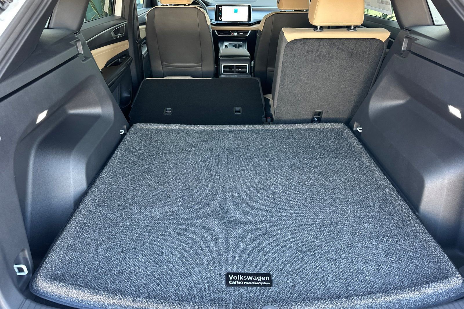 New 2026 Volkswagen Atlas Cross Sport SE image 13