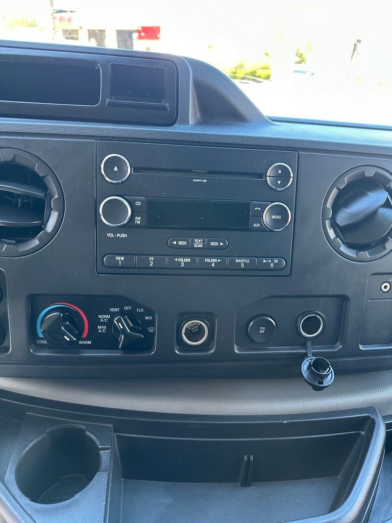 Used 2012 Ford E-350 and Econoline 350 XLT RWD image 16