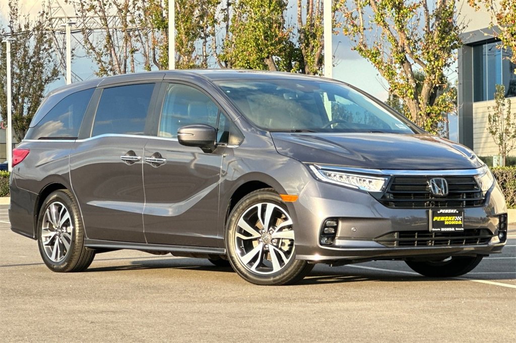 Certified 2023 Honda Odyssey Touring image 2