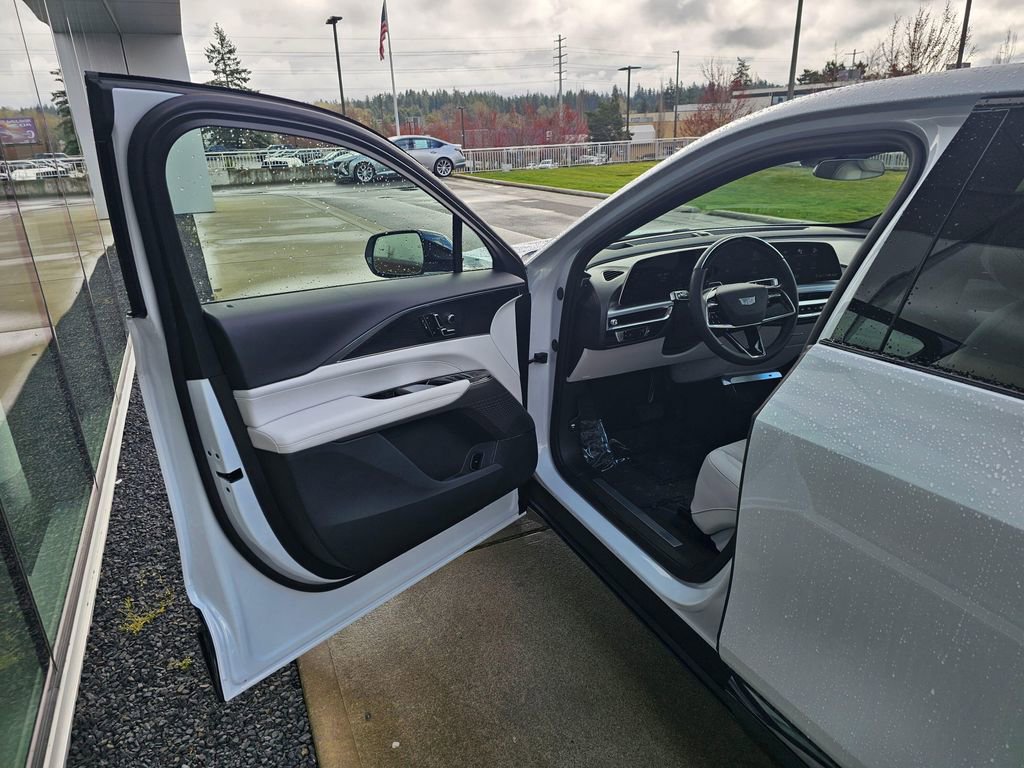Used 2026 Cadillac Lyriq Sport image 18
