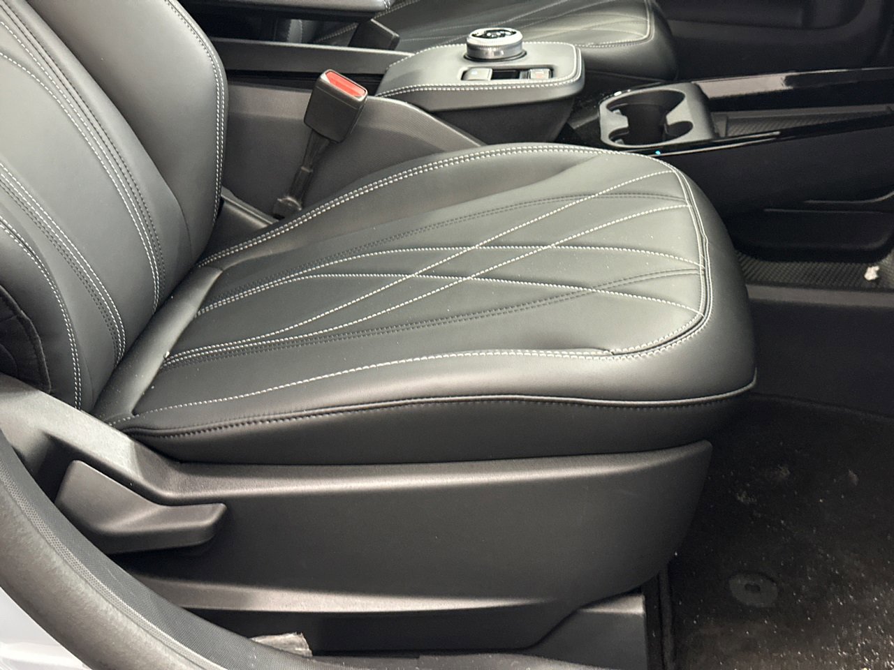 New 2024 Ford Mustang Mach-E Select w/ Comfort Package Lite image 11