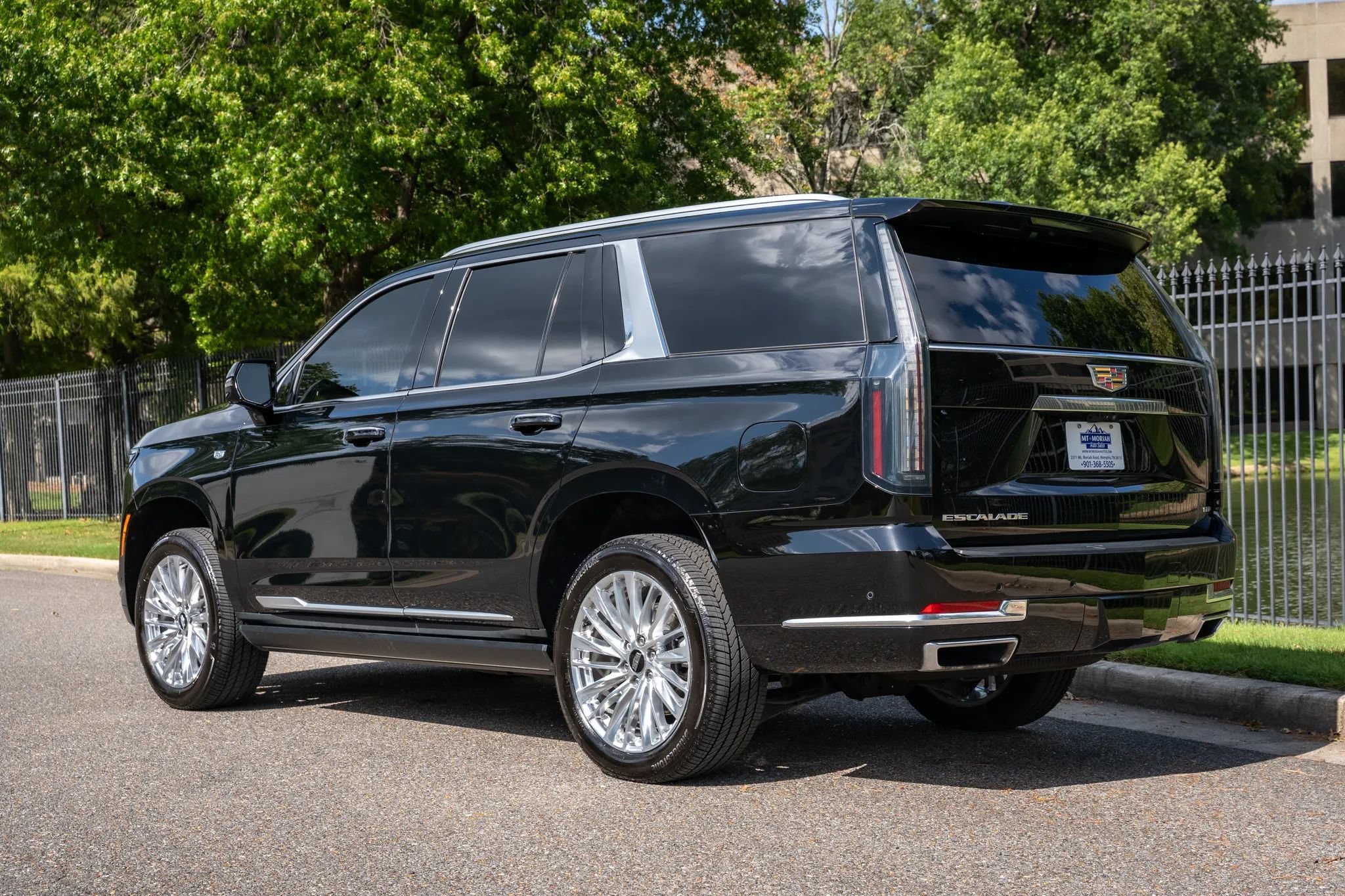 Used 2026 Cadillac Escalade Luxury w/ Touring Package AWD/4WD image 8