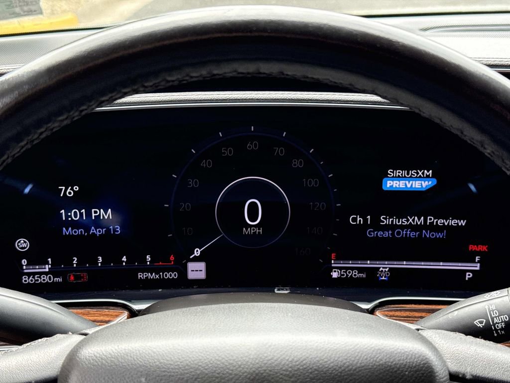 Used 2022 Cadillac Escalade ESV Luxury image 16