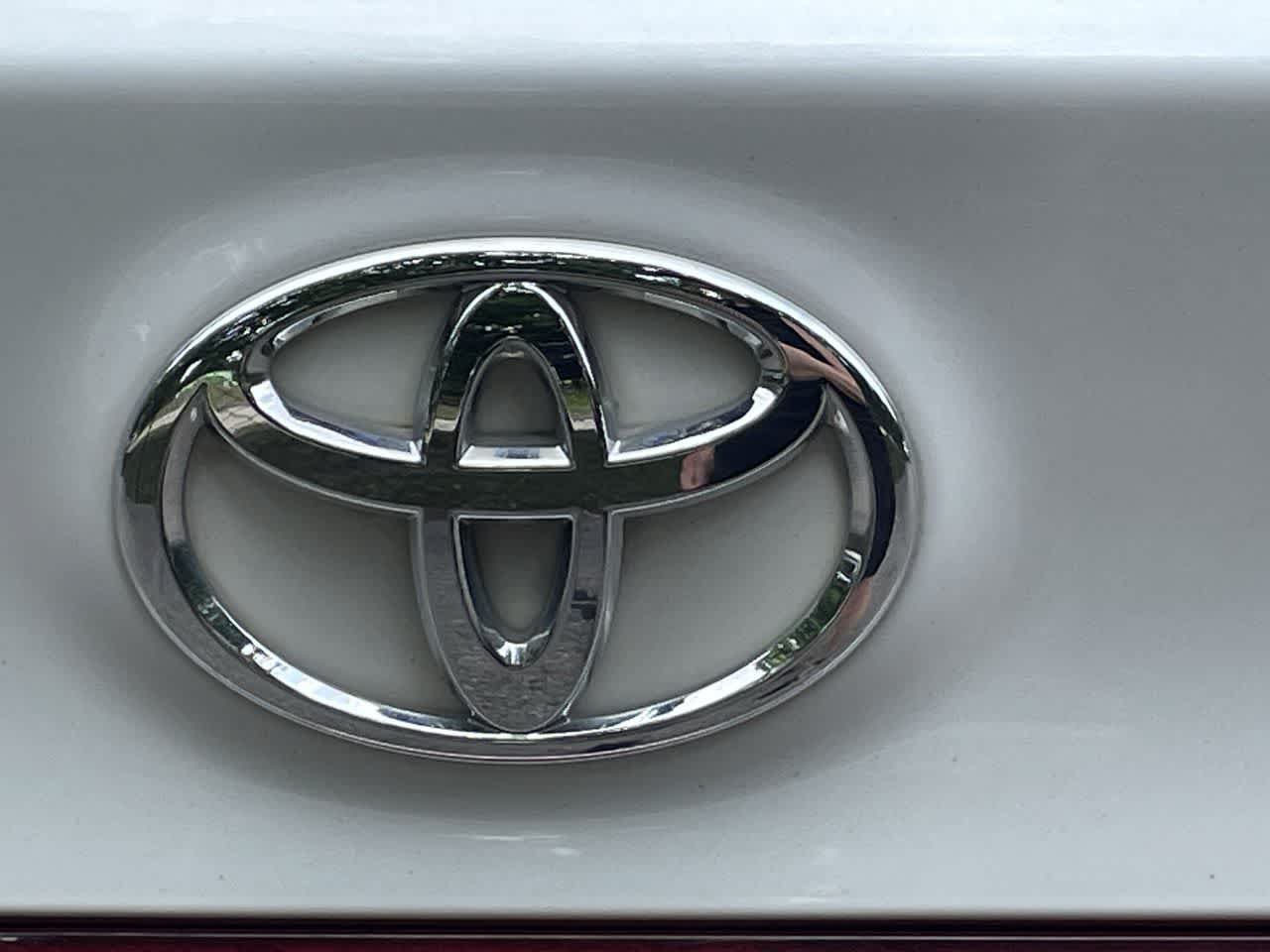Used 2019 Toyota Avalon Touring FWD image 40