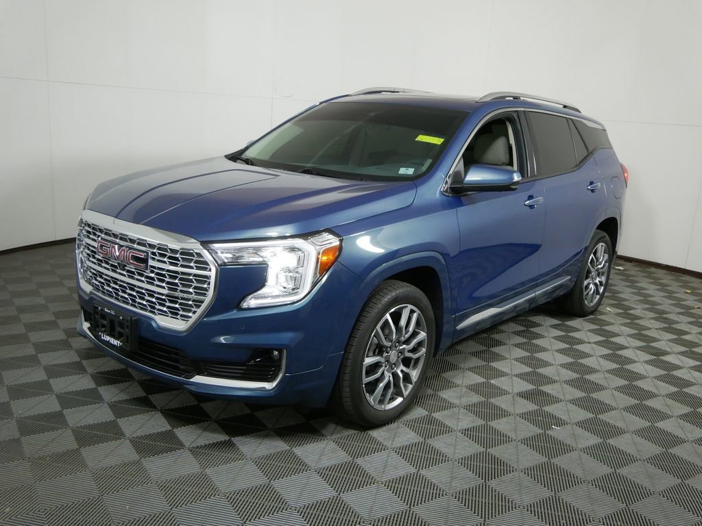 Used 2024 GMC Terrain Denali w/ Denali Premium Package image 7