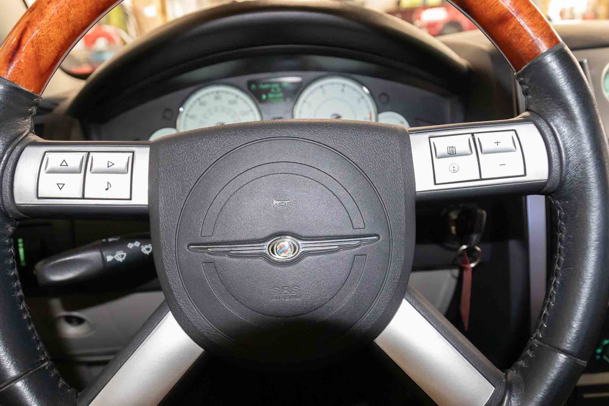 Used 2005 Chrysler 300 C w/ Navigation & Sound Group II RWD image 22