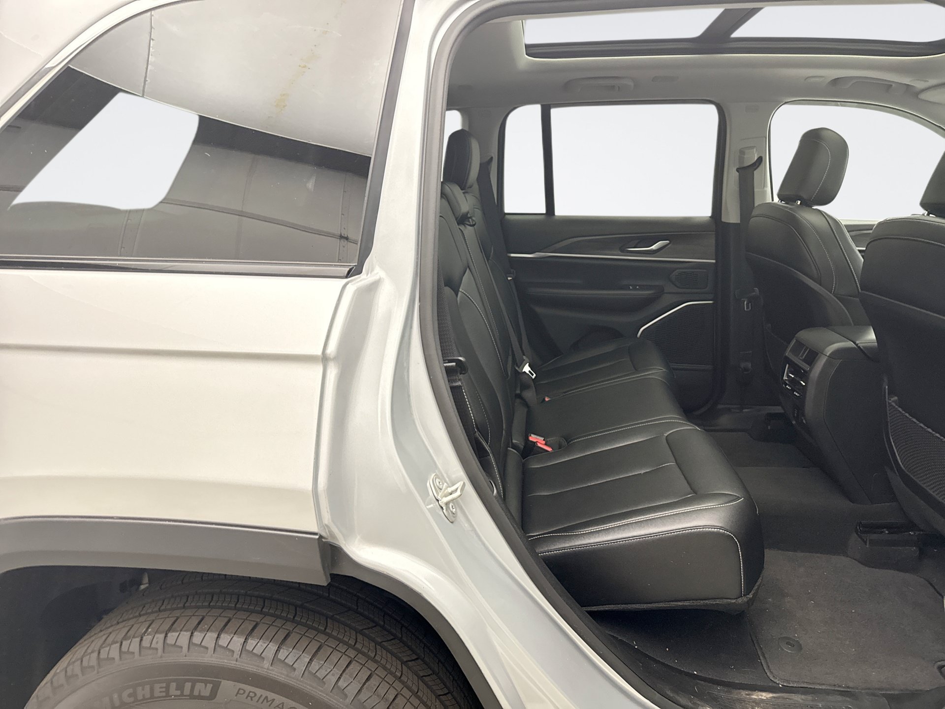 Used 2024 Jeep Grand Cherokee Limited 4xe AWD/4WD image 19