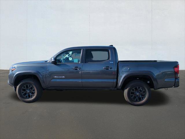 Used 2022 Toyota Tacoma SR5 w/ Technology Package image 2