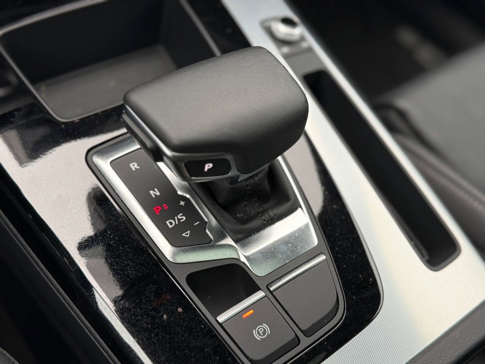 Certified 2025 Audi Q5 2.0T Premium w/ Convenience Plus Package image 18