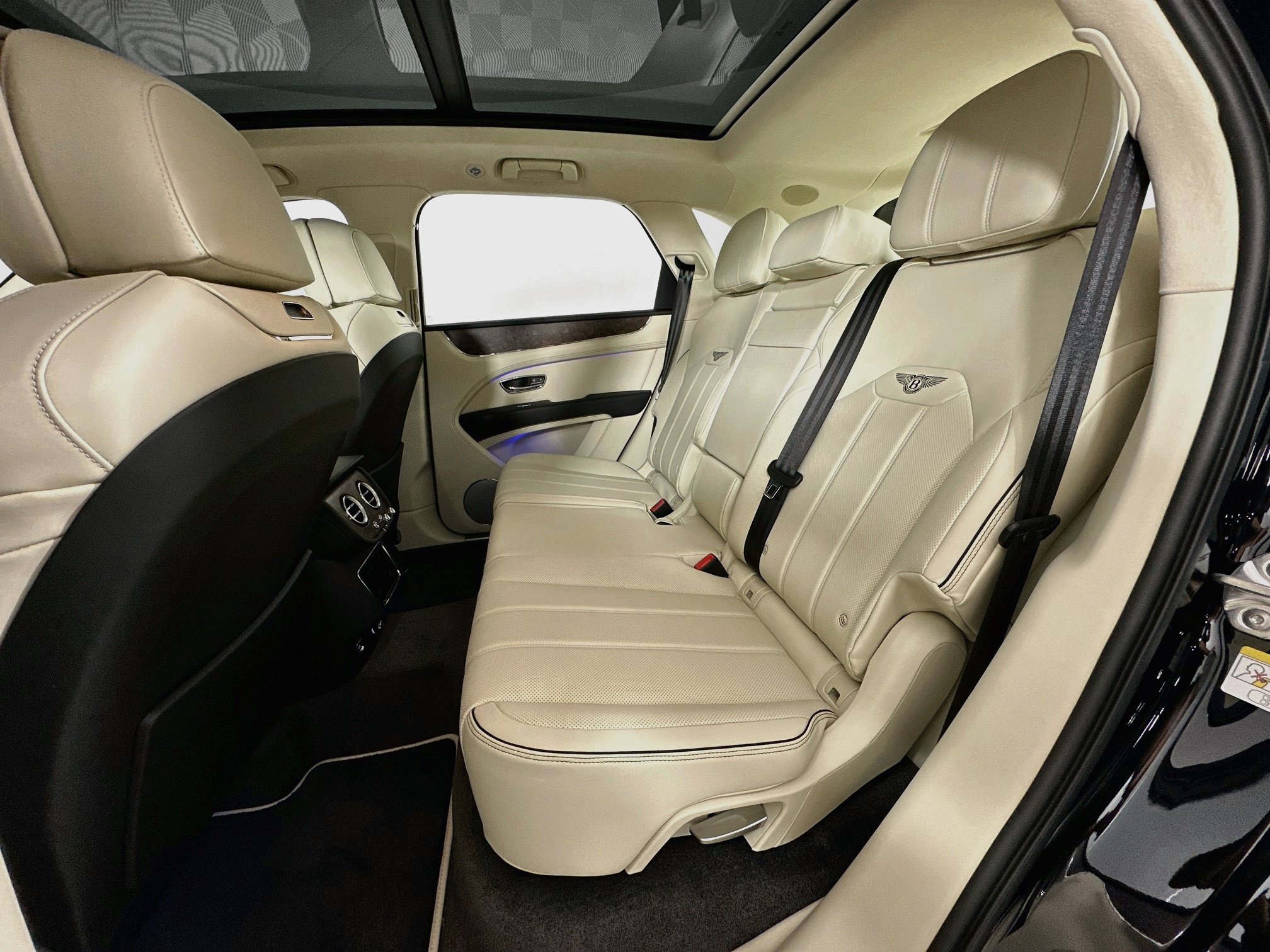 New 2026 Bentley Bentayga AWD/4WD image 22