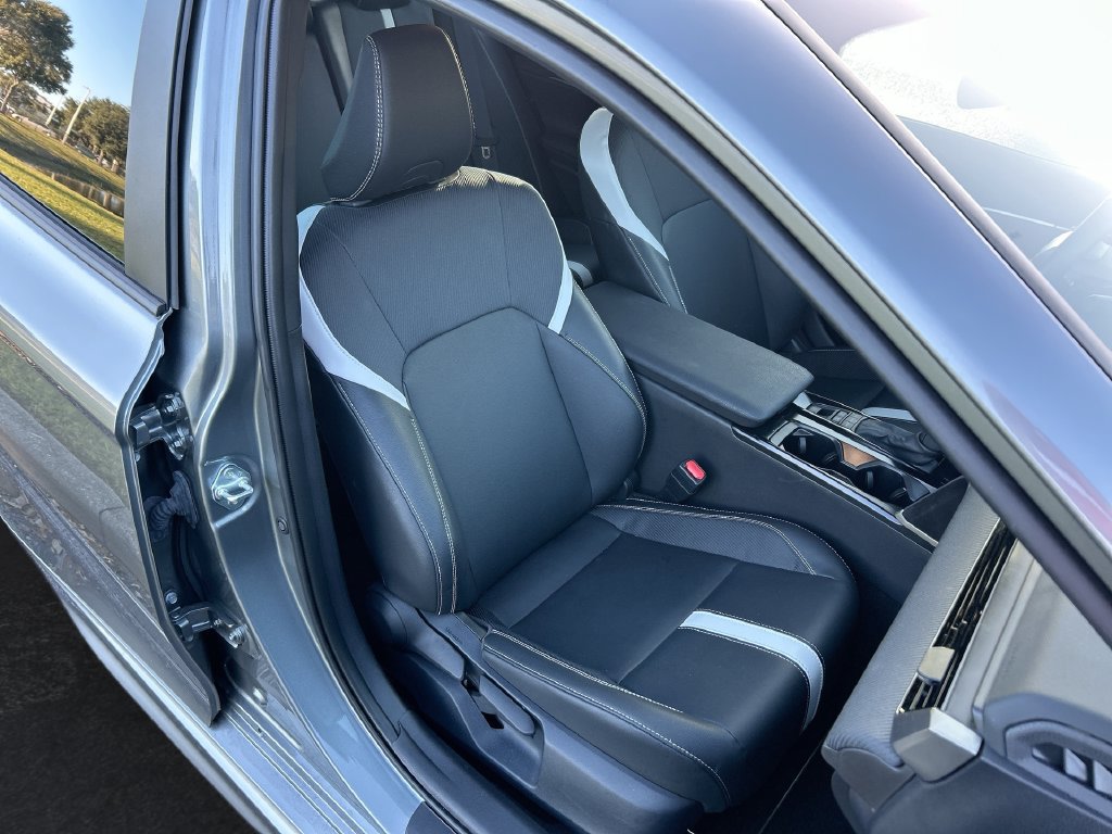 Used 2026 Toyota Camry SE FWD image 32