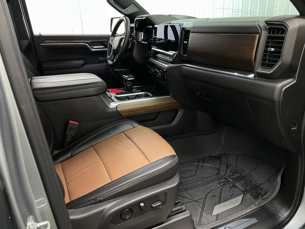 Certified 2024 Chevrolet Silverado 1500 High Country w/ High Country Premium Package image 43