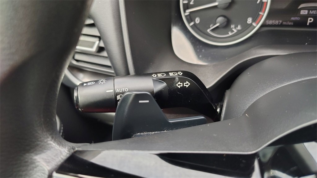 Used 2023 Nissan Rogue SV image 19