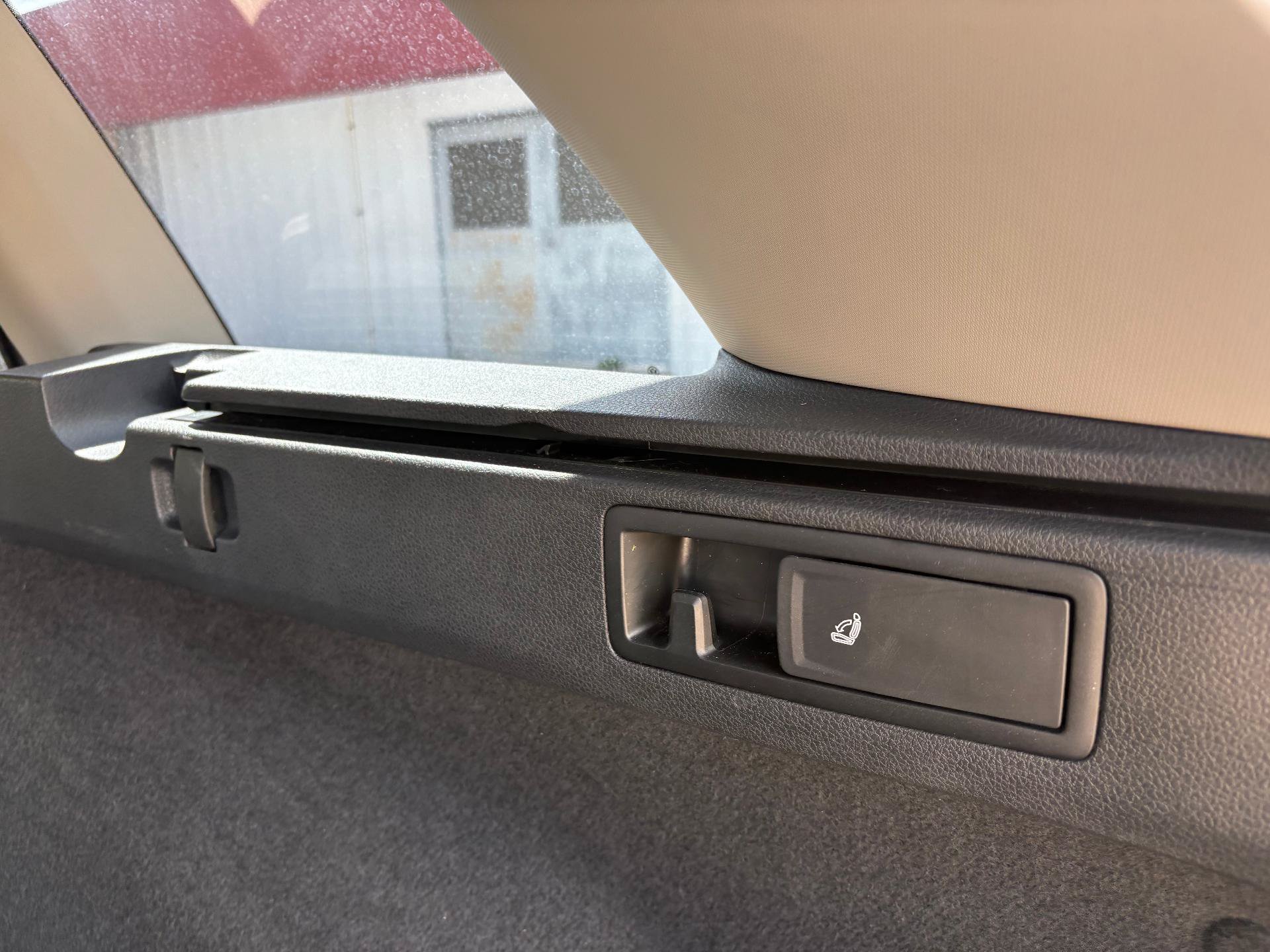 Used 2019 Volkswagen Golf Alltrack S AWD/4WD image 32