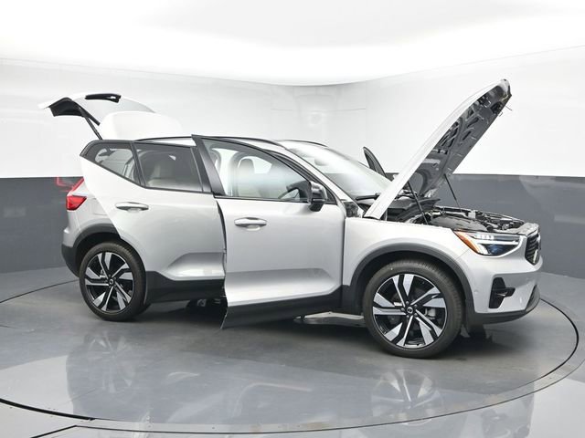 Used 2024 Volvo XC40 B5 Plus w/ Protection Package Premier image 51