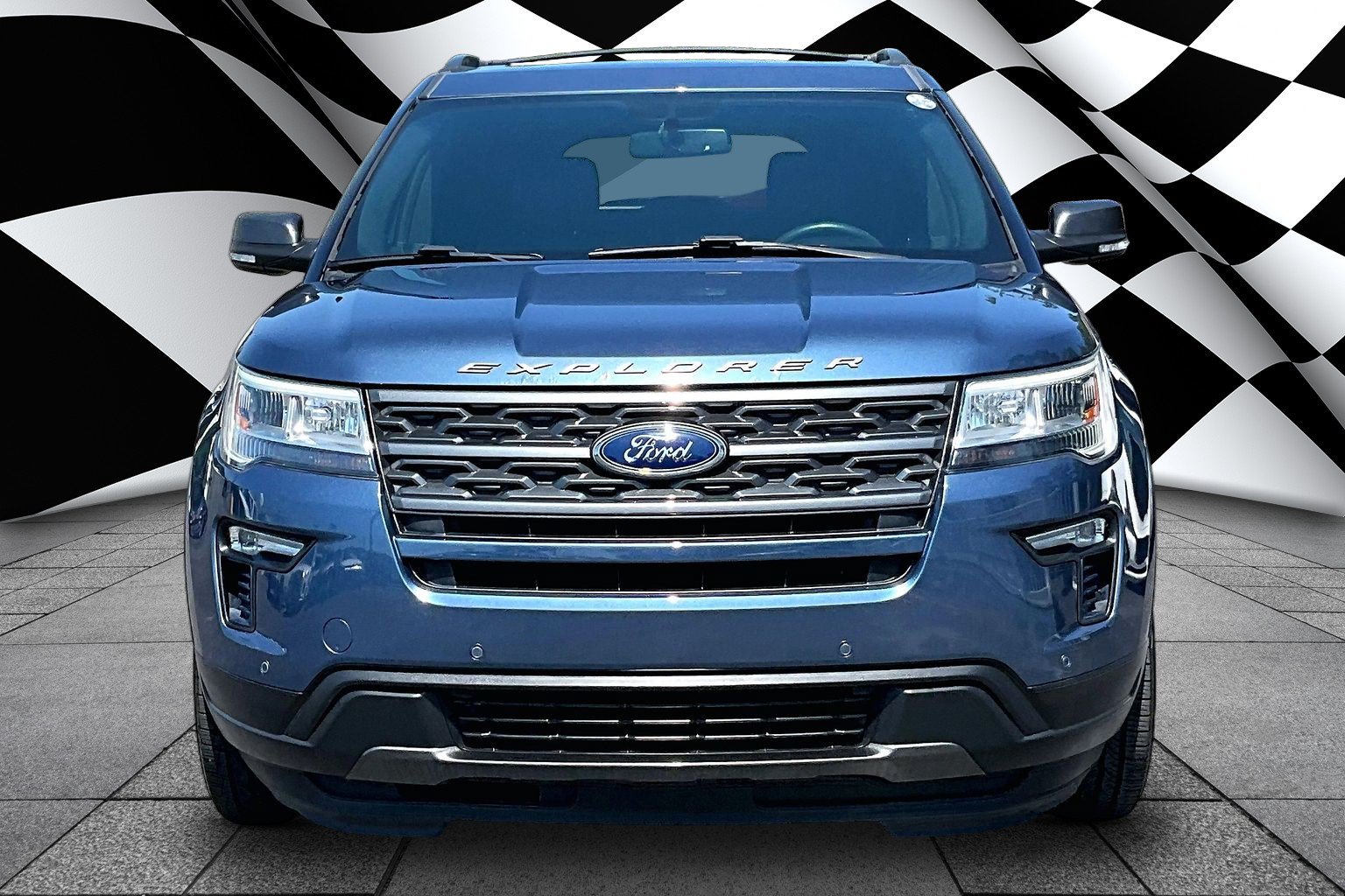 Used 2018 Ford Explorer XLT w/ Equipment Group 202A AWD/4WD image 3