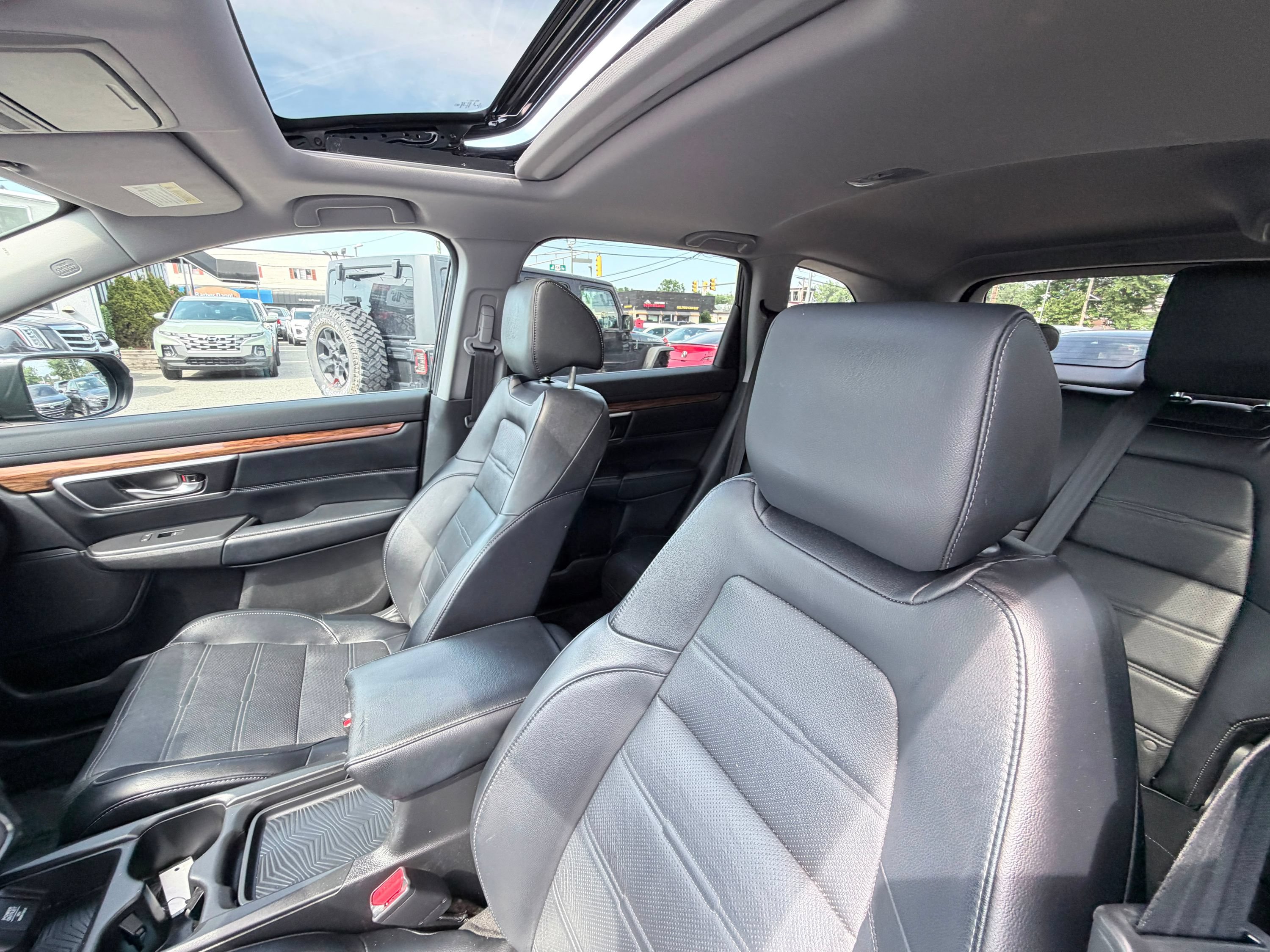 Used 2018 Honda CR-V Touring image 15